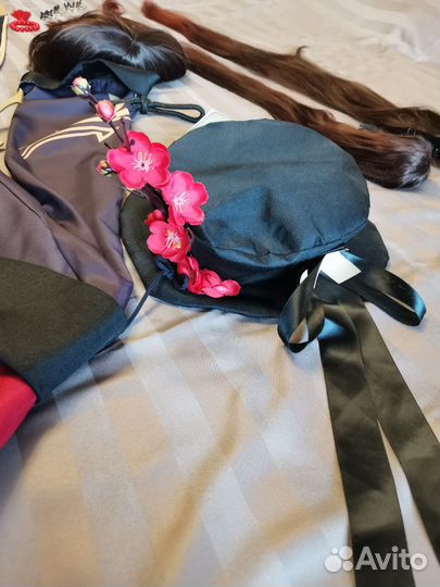 Косплей Ху Тао Геншин с париком