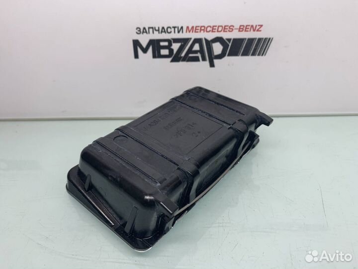 Пепельница передняя Mercedes W204