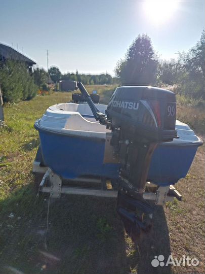 Моторная лодка с мотором и с прицепом