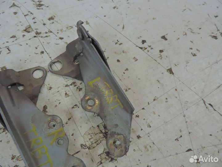 Петли капота Mazda Tribute