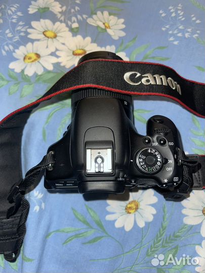 Зеркальный фотоаппарат Canon EOS 600D