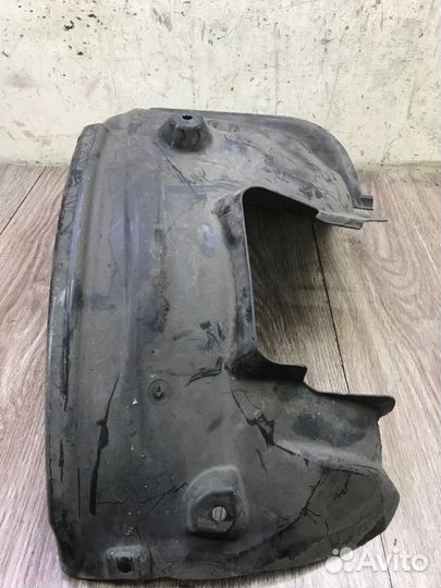 Подкрылок передний правый Bmw 1 Series хетчбэк-5ти