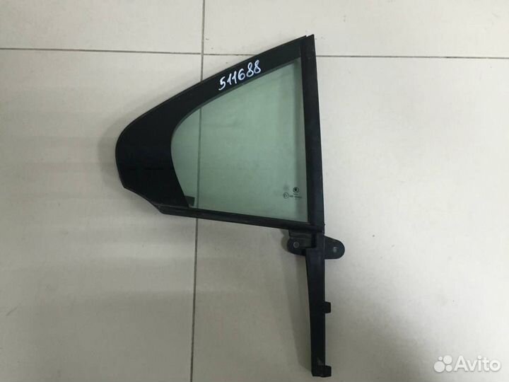 Стекло двери задней правой форточка Skoda Rapid 20