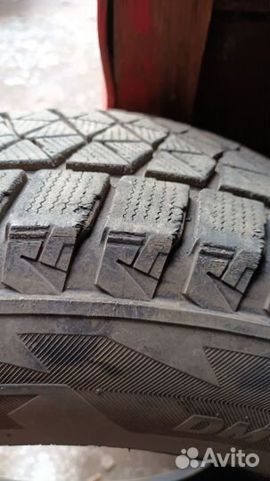 Bridgestone Blizzak DM-V2 265/65 R17