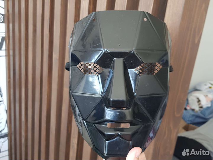 Маска из игры в кальмара
