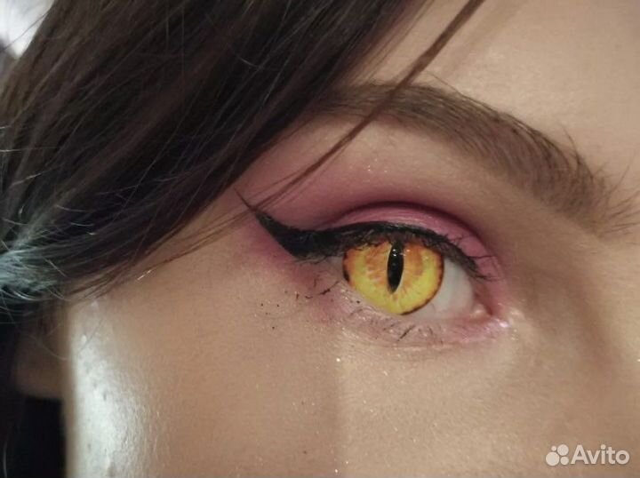 Желтые линзы кошачий глаз (1 год ношения)