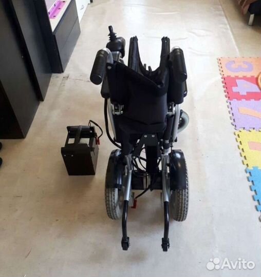 Инвалидная коляска с электроприводом