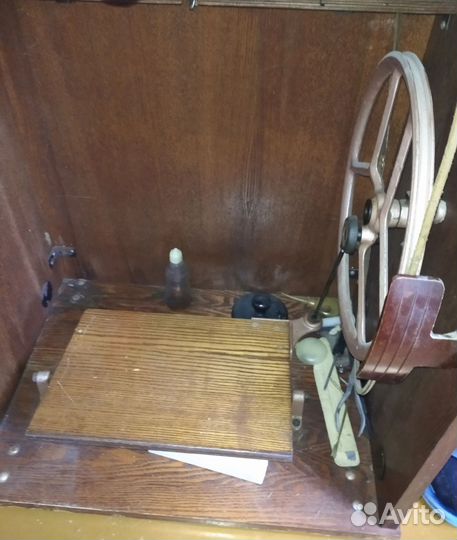 Швейная машина Подольск ножная