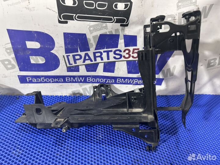 Кронштейн фары BMW F10 левый и правый