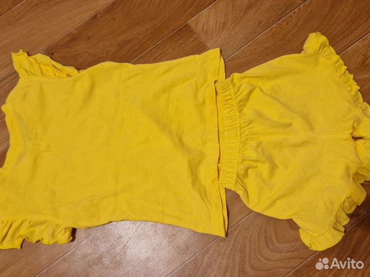 Костюм для девочки футболка и шорты