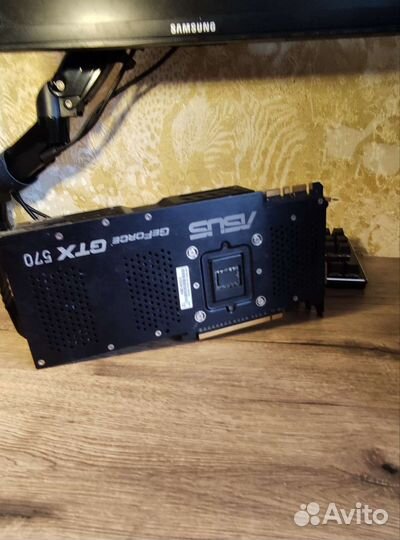 Видеокарта GTX 570