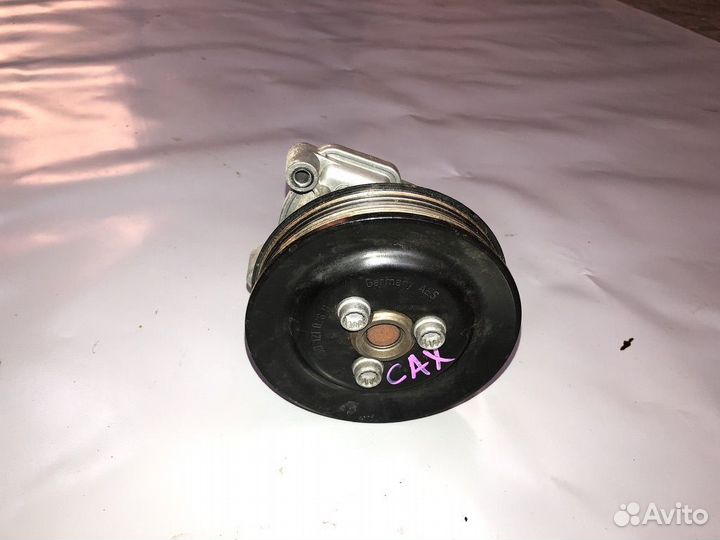 Насос водяной Volkswagen Passat caxa 1.4 TSI