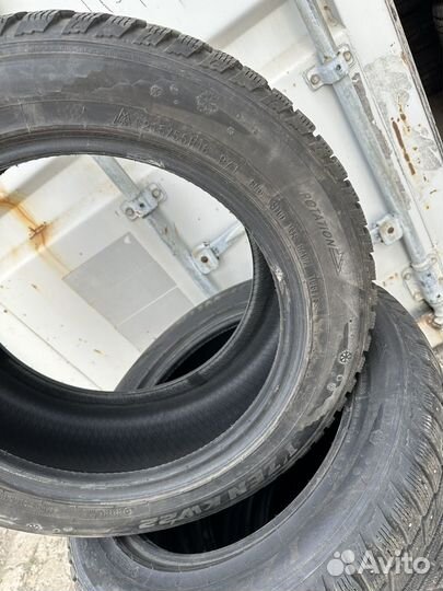 Kumho I'Zen KW22 215/55 R16