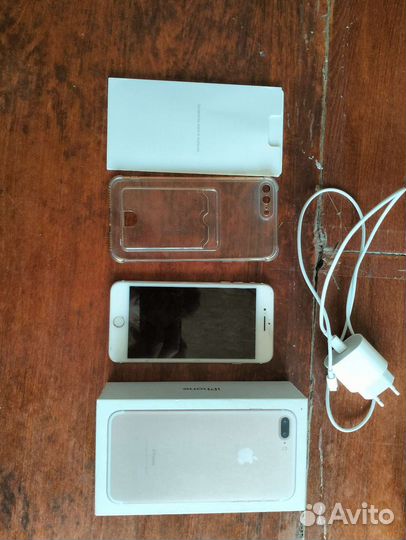 Телефон iPhone 7+