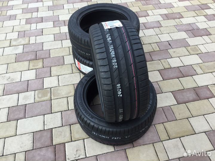 Kumho Ecsta PS71 255/40 R21