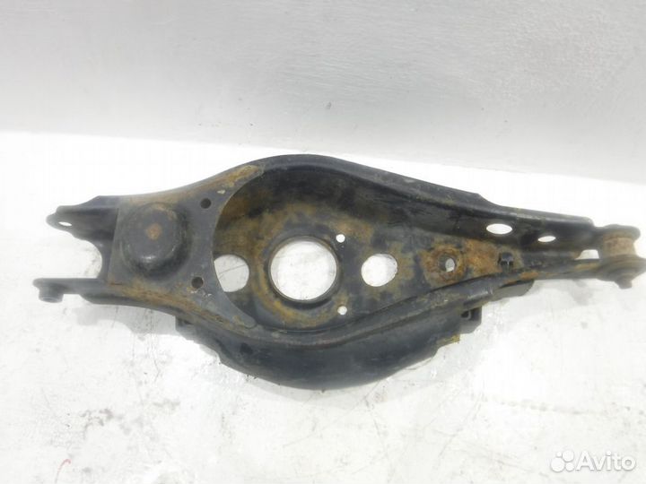 Рычаг задний нижний правый 4873042040