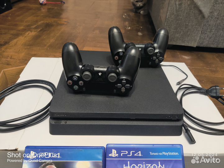 Sony playstation 4 PS4 slim 1tb