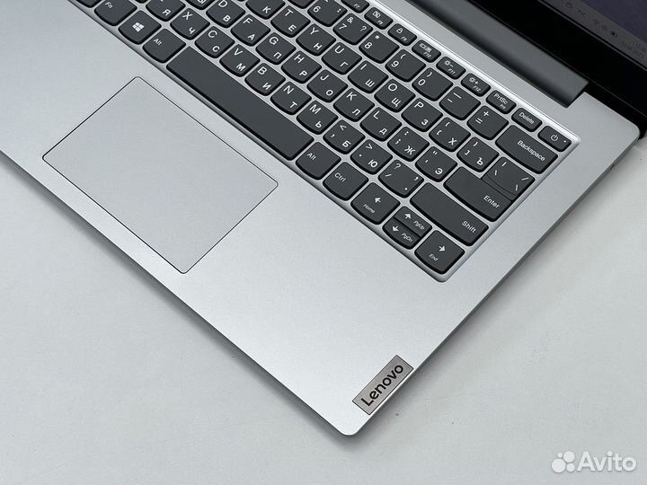 Новый ноутбук с SSD и FHD для работы