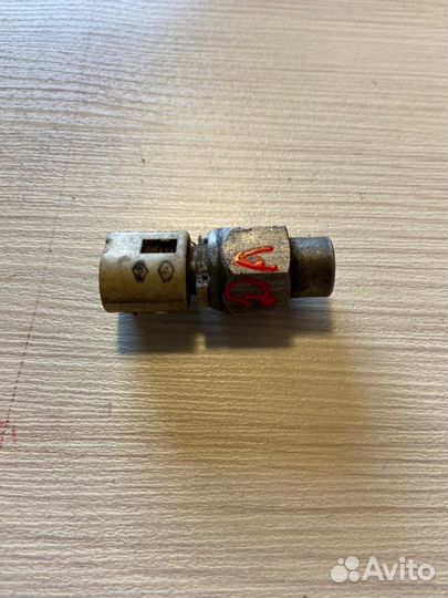 Датчик давления масла Renault Duster