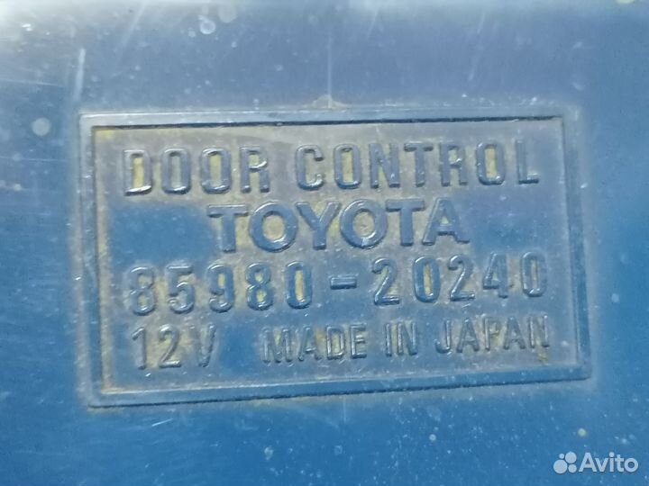 Блок управления дверьми Toyota Corona AT 170 1993