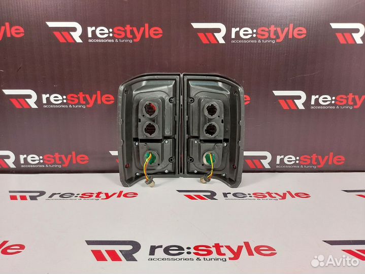 Стопы Nissan Patrol 60 Красно-Черные Диодные U2575