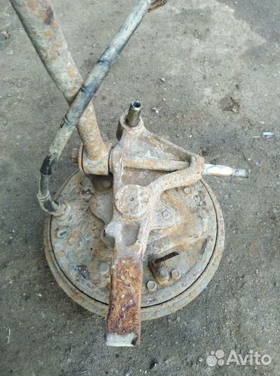 Задняя левая ступица Kia spectra