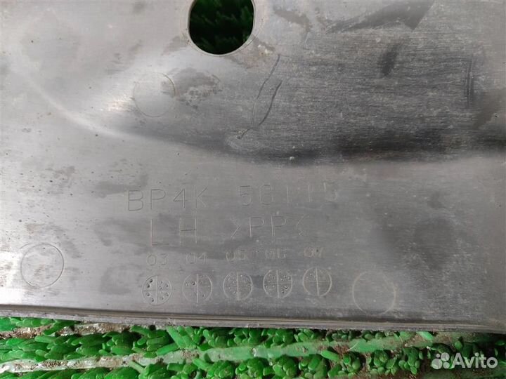 Пыльник двигателя боковой левый Mazda 3 (BK) 2007