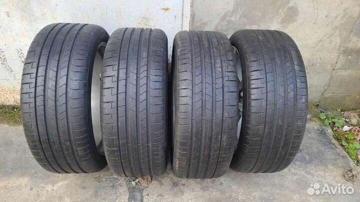Pirelli P Zero 245/40 R20