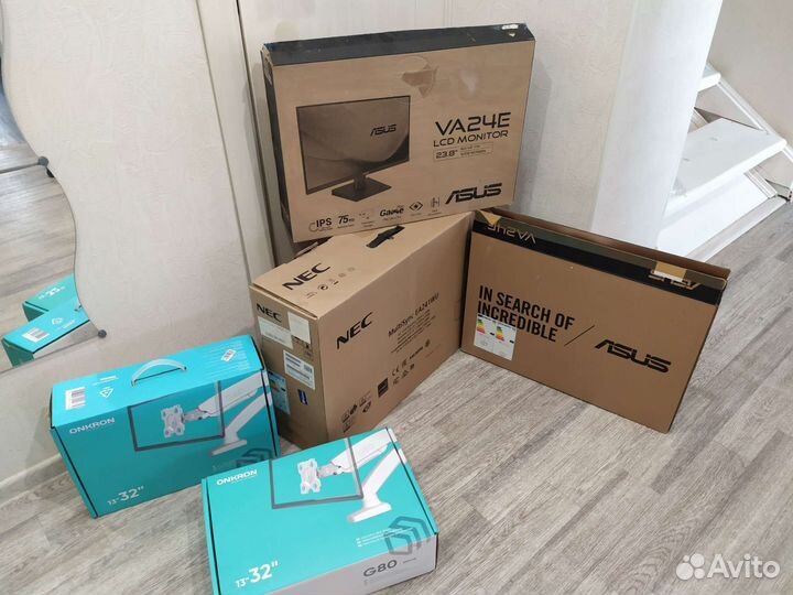 Картонные коробки различного размера от техники