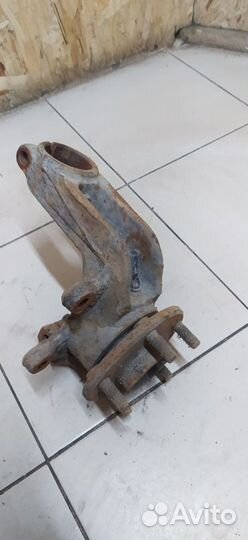 Кулак поворотный передний левый для Ford Mondeo 3