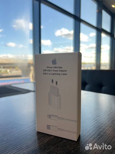 Зарядное устройство на iPhone 20w