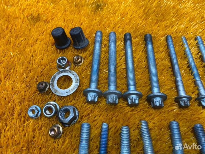Болты и гайки двс Mercedes-Benz M-Class W164