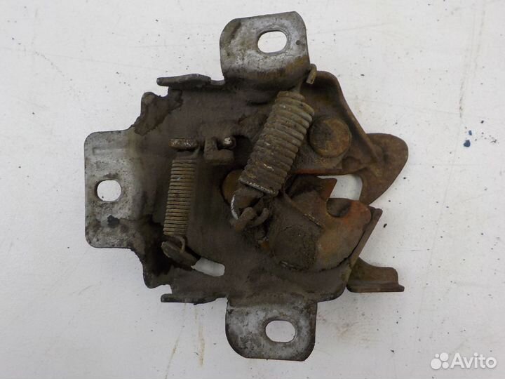 Замок капота Suzuki SX-4 2006