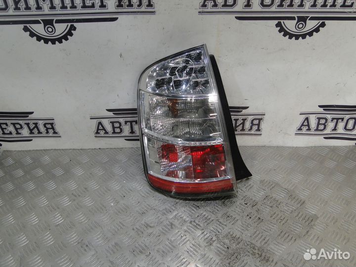 Фонарь задний левый Toyota Prius 20 2007 1.5