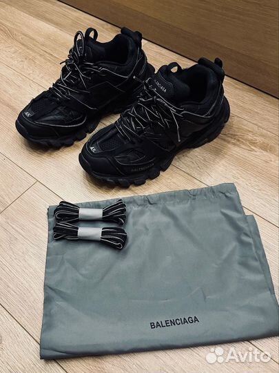 Balenciaga track 1 black
