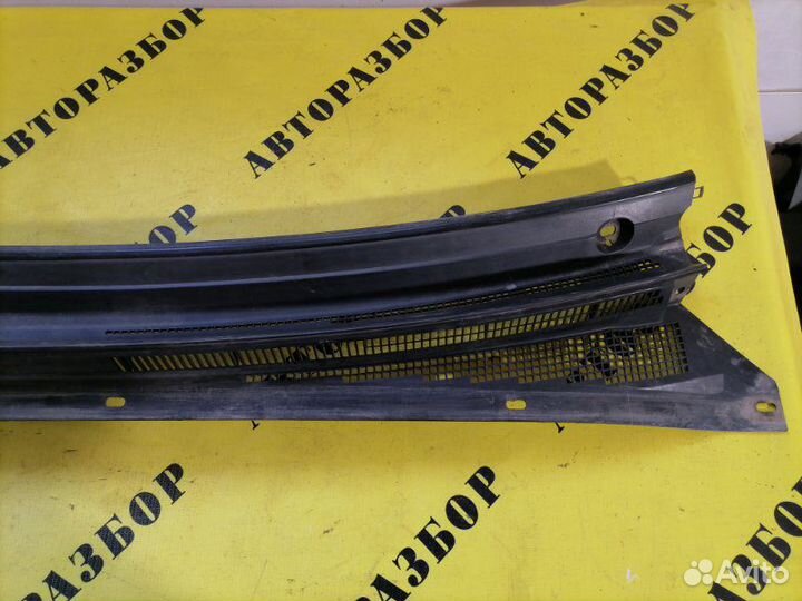 Жабо (решетка стеклоочистителя) Mazda Bt50 Bt-50