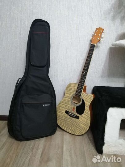 Акустическая гитара