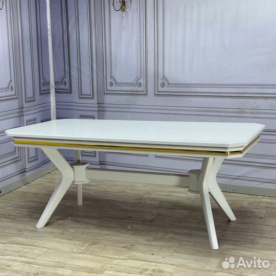 Стол и стулья новые