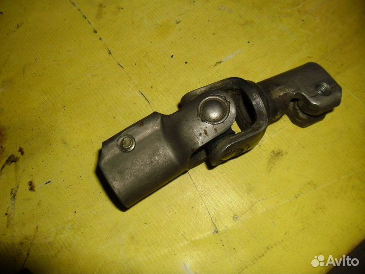 Рулевой карданчик Toyota Corolla AE114