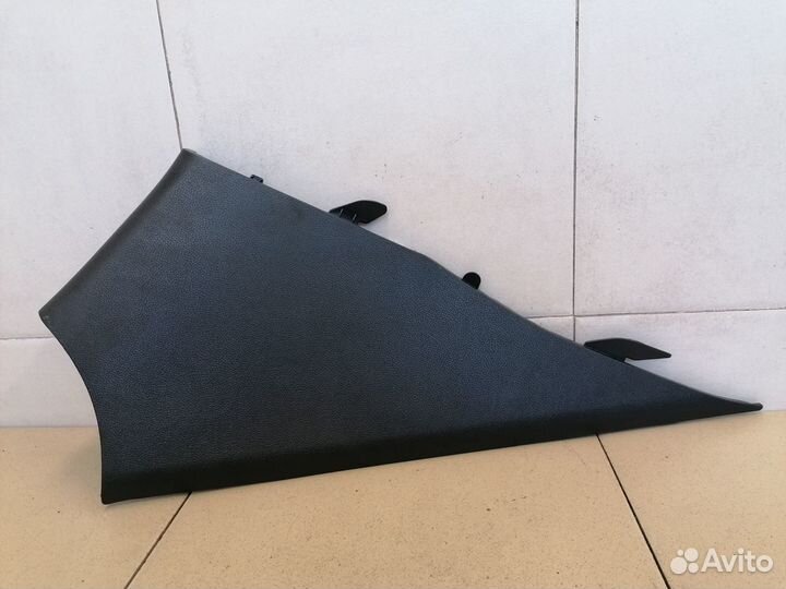 Обшивка стойки Solaris 2010-2017