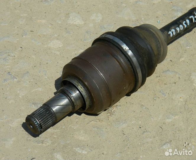 Привод передний левый Nissan Maxima A33