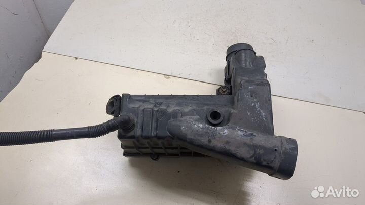 Корпус воздушного фильтра Volkswagen Passat CC