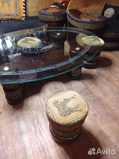 Стол журнальный Версаче с пуфиками