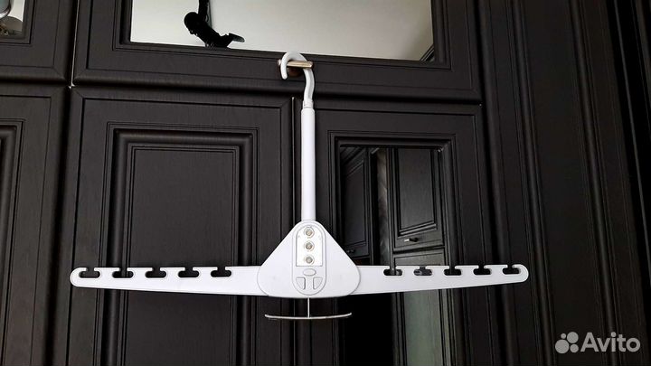 Вешалка для одежды (система хранения вещей)