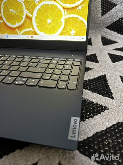 Ноутбук Lenovo (как новый)