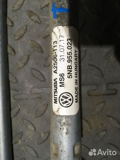 Трапеция стеклоочистителей с моторчиком