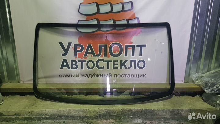 Лобовое стекло Mercedes 207/307