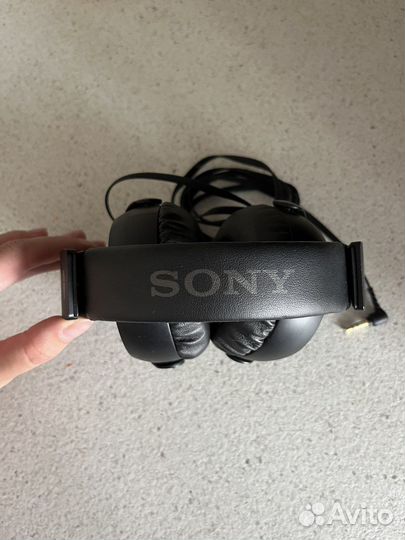 Наушники Sony
