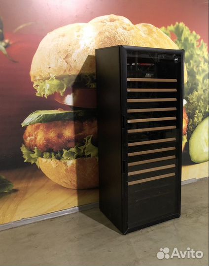 Шкаф винный EuroCave Servitheque 283V2