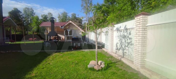 Коттедж 300 м² на участке 6 сот.